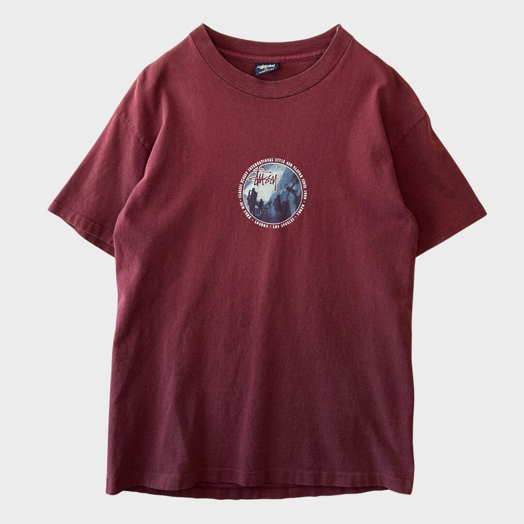 【海外直輸入USED品】90's Stussy ステューシー プリントTシャツ USA製 バーガンディー(M)/B2525T-SO 15,899円