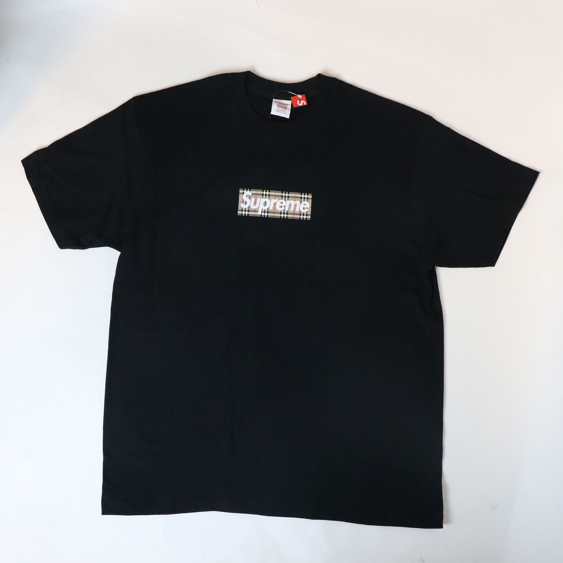 楽天市場】2021SS Supreme / シュプリームKAWS Chalk Logo Tee Black