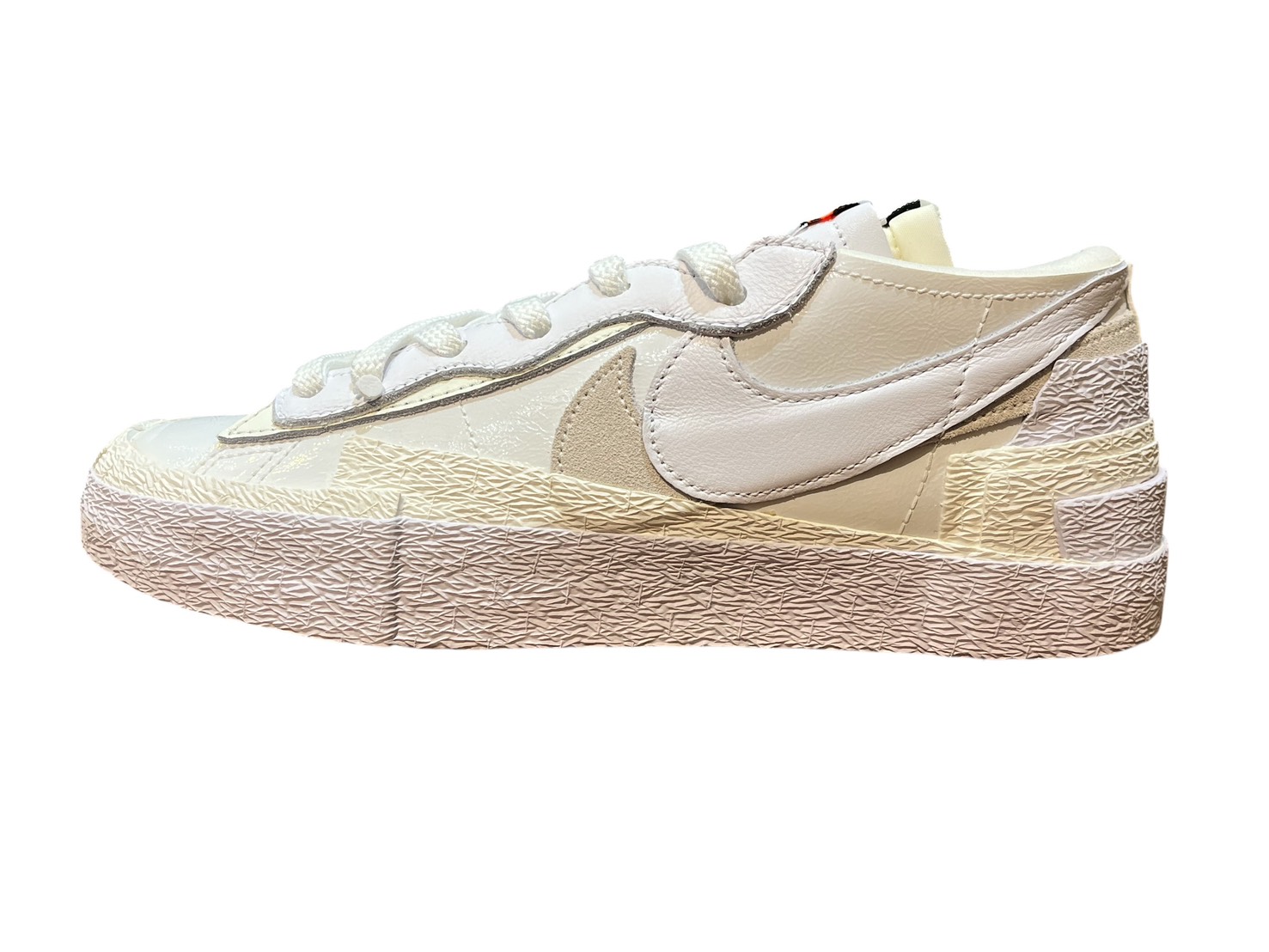 2022SS sacai × Nike / サカイ ナイキBlazer Low "White Patent Leather" /ブレーザー ロー ホワイト パテント レザーWhite/Sail / ホワイト セイル 白【DM6443-100】正規品 新古品【中古】|PALM NUT