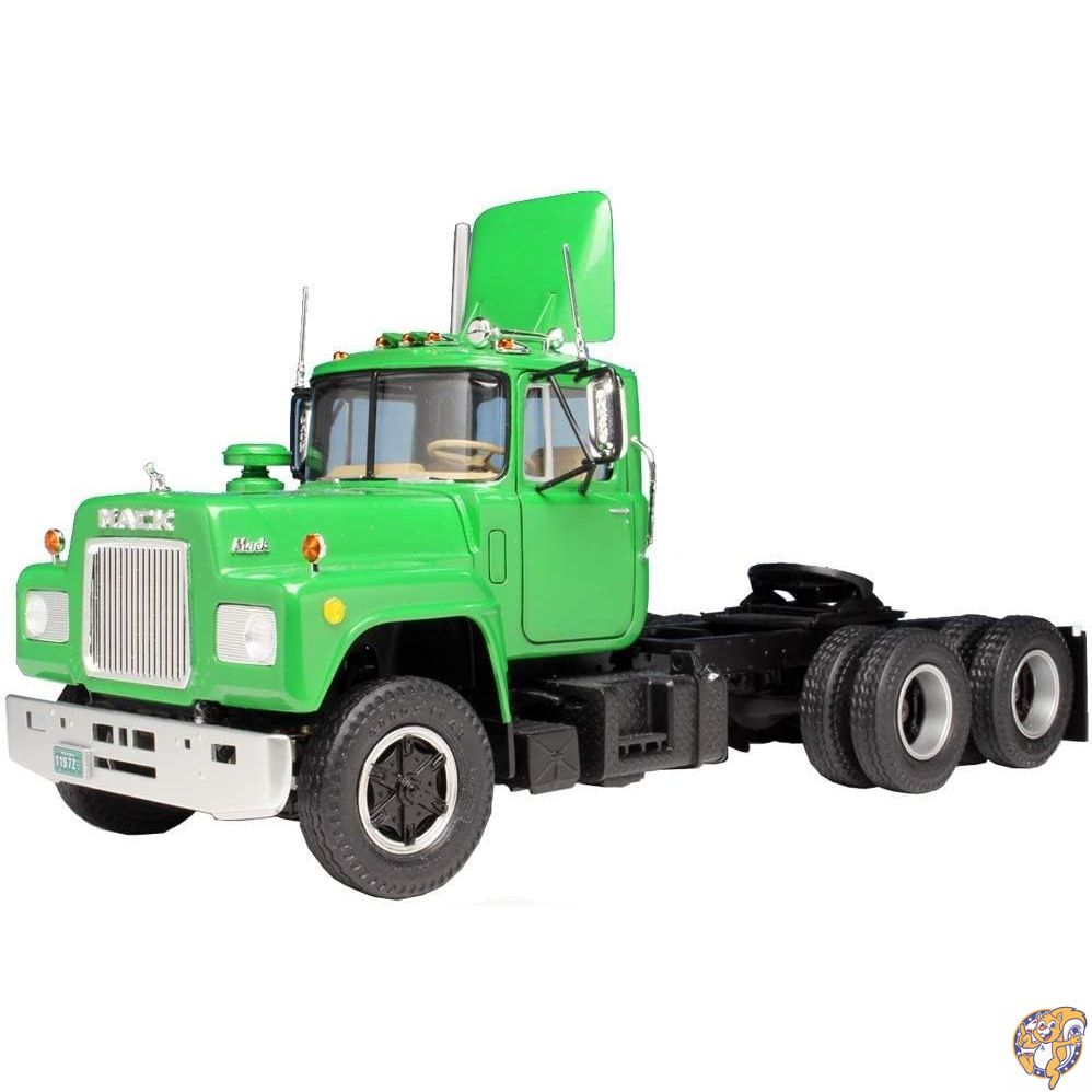 【クーポン配信中】プラッツ AMT1039 1/25 マック R685ST セミ・トラクター 未塗装プラスチックモデルキット