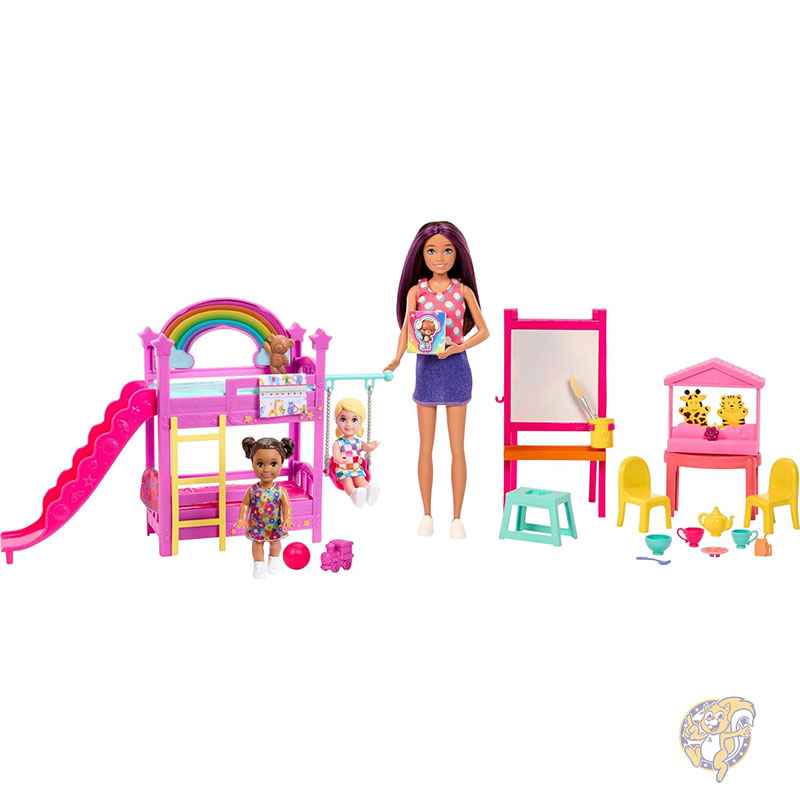 【クーポン配信中】Barbie バービー スキッパー ベビーシッターズ 究極のデイケアプレイセット 人形3体 家具 アクセサリー 15点以上付き 二段ベッド 色が変わるイーゼル付き ごっこ遊び 着せ替え人形 クリスマス