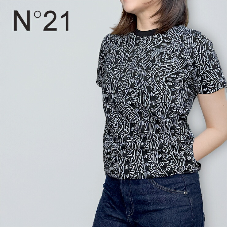 N°21 ヌメロ・ヴェントゥーノ N°21 N2103 総柄ロゴタイプ ティーシャツ レディース 亭主もち トップス ティーシャツ 今めかしい ブランド名 愛くるしい 成年者 かっこいい 春 夏 心地よい 綿100％ 綿織物ティーシャツ ブランド名ロゴタイプ 半袖 レディースティーシャツ 半袖ティーシャツ 総柄 黒いこと 黒