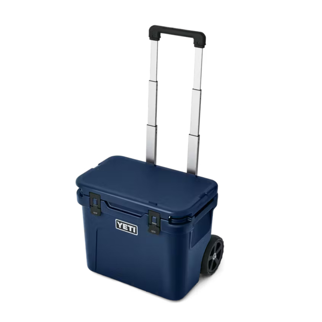 【並行輸入品】YETI ROADIE 32 Wheeled Cooler Navy