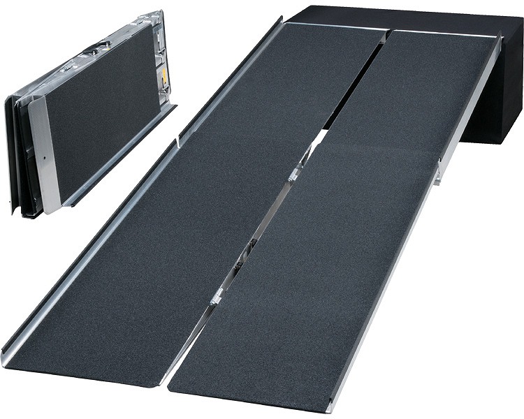 スロープ 段差解消 折りたたみ ポータブルスロープ アルミ4折式タイプ 幅76×長さ244cm PVW240 イーストアイ | 段さ解消スロープ 段さ スロープ 屋外 歩行補助 歩行サポート コンパクト収納 持ち運び シニア 高齢者 介護用品 お年寄り 病院 老人ホーム デイサービス|Pandora+