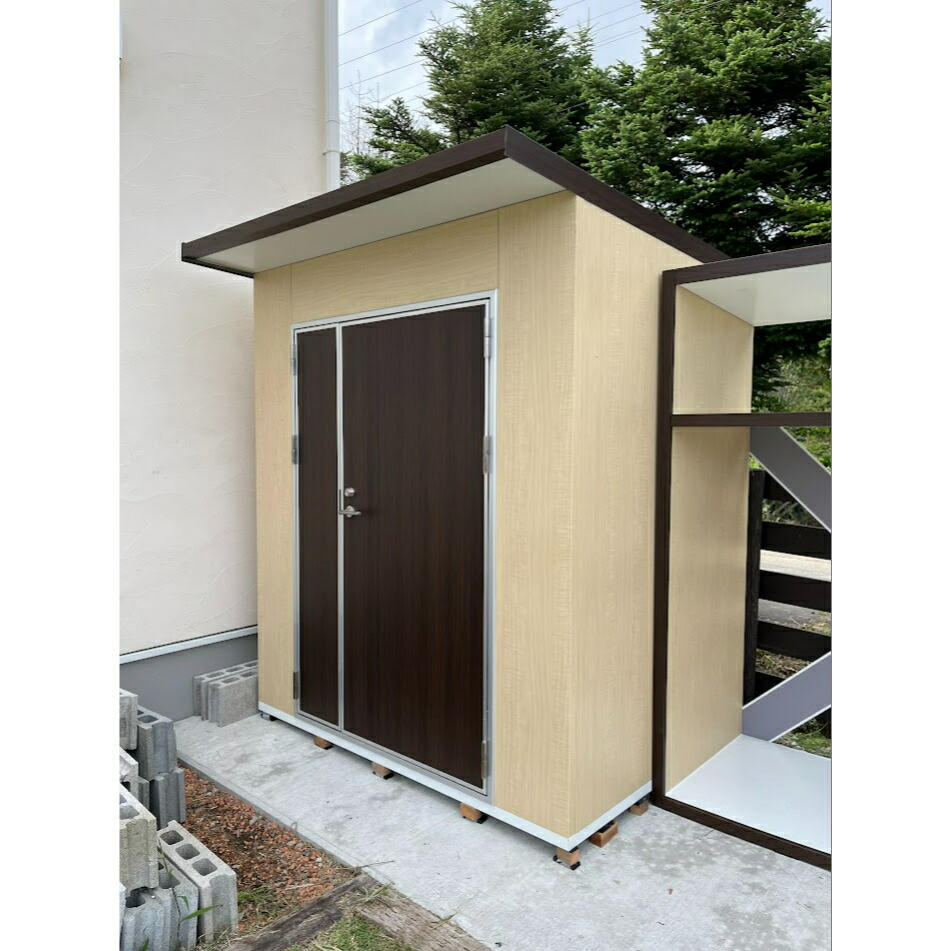 屋根裏部屋 今めかしいな肌理調