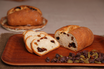 トリプルレーズン　レーズンパン　フランスパン　-パン工房カワ-　お取り寄せグルメ　テレビ　美味しいパン　お取り寄せ　美味しい　パン
