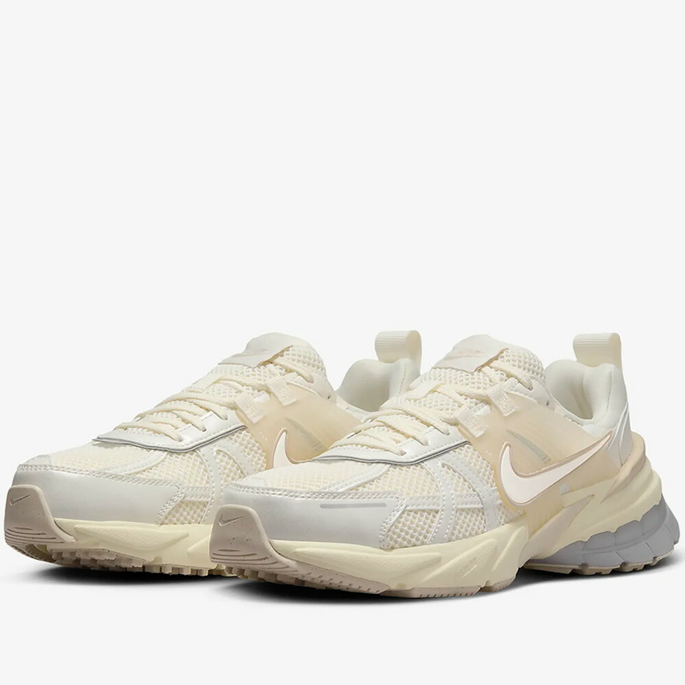 NIKE WMNS V2K RUN ナイキ ウィメンズ V2K 幽客 レディース スニーカー ペールアイボリー/ココナツ市乳 HQ1512-110