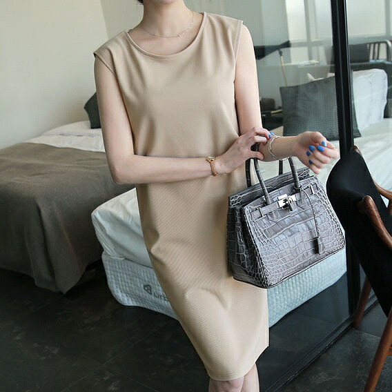 楽天市場 ノースリーブワンピース 無地 膝丈 上品 大人 ベージュ ブラック 大きいサイズ有り ｓ ｘｘｌ ２ｌ クリックポストで送料無料 パリスマダム