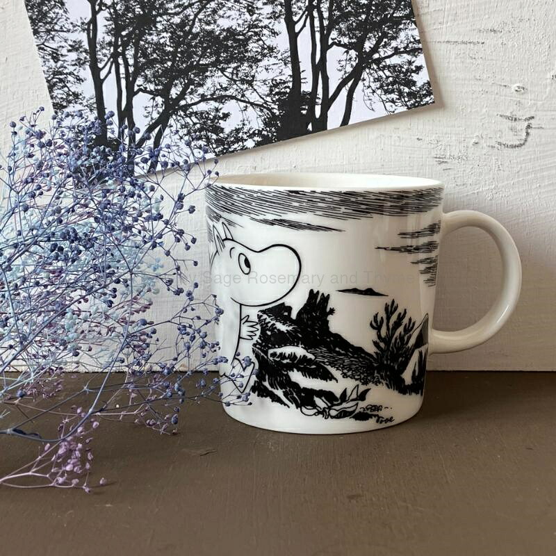 【USED】 ARABIA moominmug Adventure コップ 300ml 珈琲優勝杯 文字記号 フィンランド アラビア ムーミンマグ  旧ロゴタイプ 帯状髪飾りロゴタイプ モノクロ モノクローム 冒険 ムーミン moomin ムーミングッズ ムーミン雑貨 食洗器相応う 【外国で直輸入USED品】