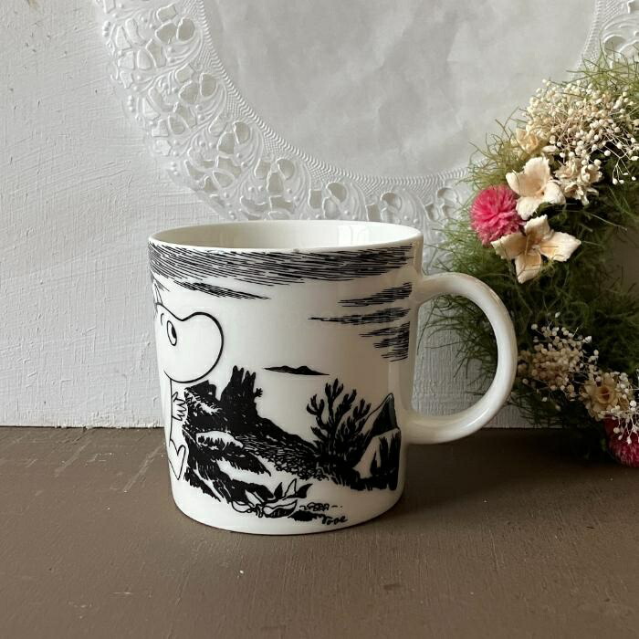【USED】 ARABIA moominmug Adventure コップ 300ml 珈琲優勝杯 文字記号 フィンランド アラビア ムーミンマグ 冒険 ムーミン moomin ムーミンマグ 旧ロゴタイプ 帯状髪飾りロゴタイプ モノクロ モノクローム ムーミングッズ ムーミン雑貨 食洗器相応う 【外国で直輸入USED品】