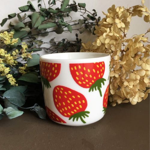 【USED】 marimekko mansikka ラテマグ 赤いこと (黄色) マリメッコ マンシッカ フィンランド 優勝杯【外国で直輸入USED品】