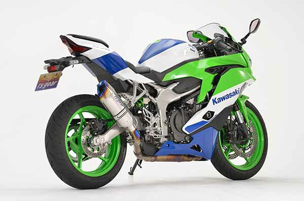 【4月11日出荷】アールズギア(R's Gear) ZX-4R SE(23-)/ZX-4RR KRT(23-) スリップオンマフラー GPスペック チタンポリッシュ GK44-T3ST