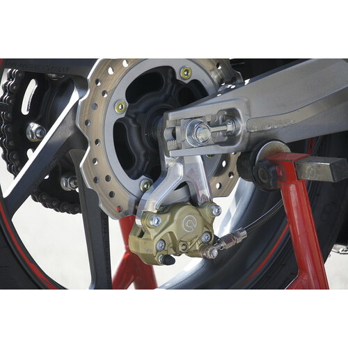 OVER Racing(オーヴァーレーシング) Rキャリパーサポート SIL ブレンボ2P(カニ)用 CBR250RR 83-02-21 バイク｜パーツダイレクト店