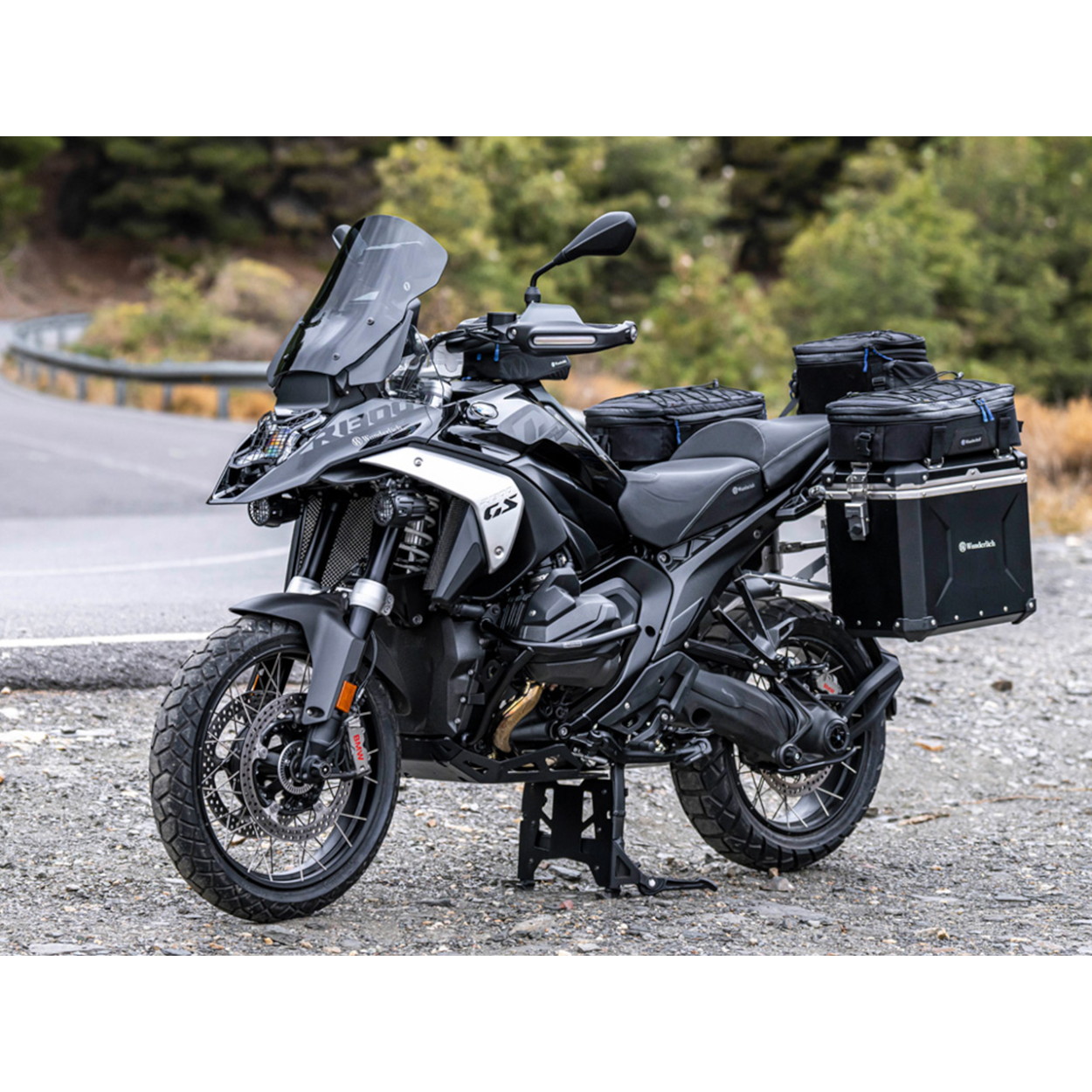 Wunderlich(ワンダーリッヒ) エンジンガード GUARD Edition ブラック W13202-002 バイク|パーツダイレクト店