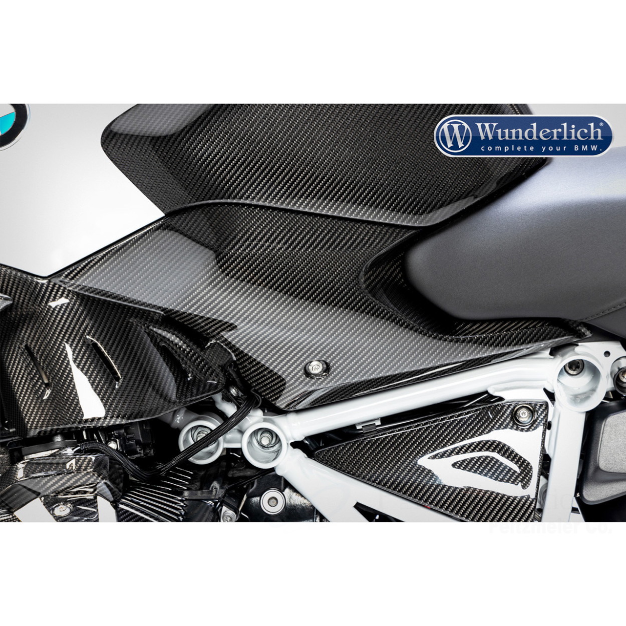 Wunderlich(ワンダーリッヒ) カーボンアンダータンクサイドカバー LH W45202-800 バイク 外装パーツ｜パーツダイレクト店