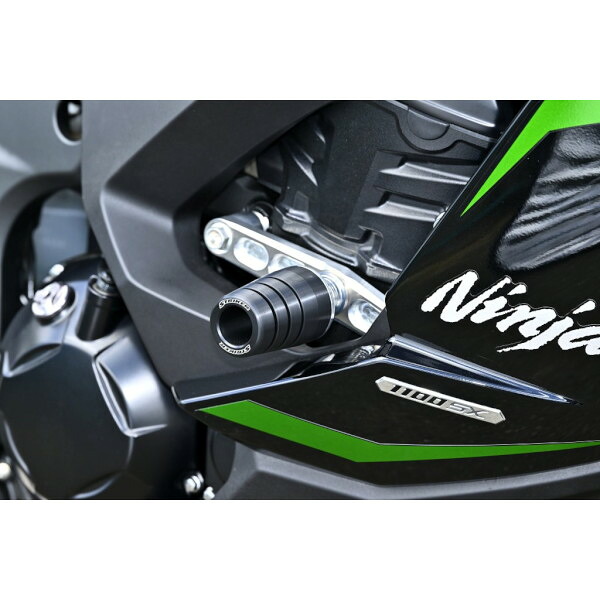 STRIKER(ストライカー) ガードスライダー カーボンコンポジット Ninja1100SX/SE SS-GS170C-F1 バイク 外装