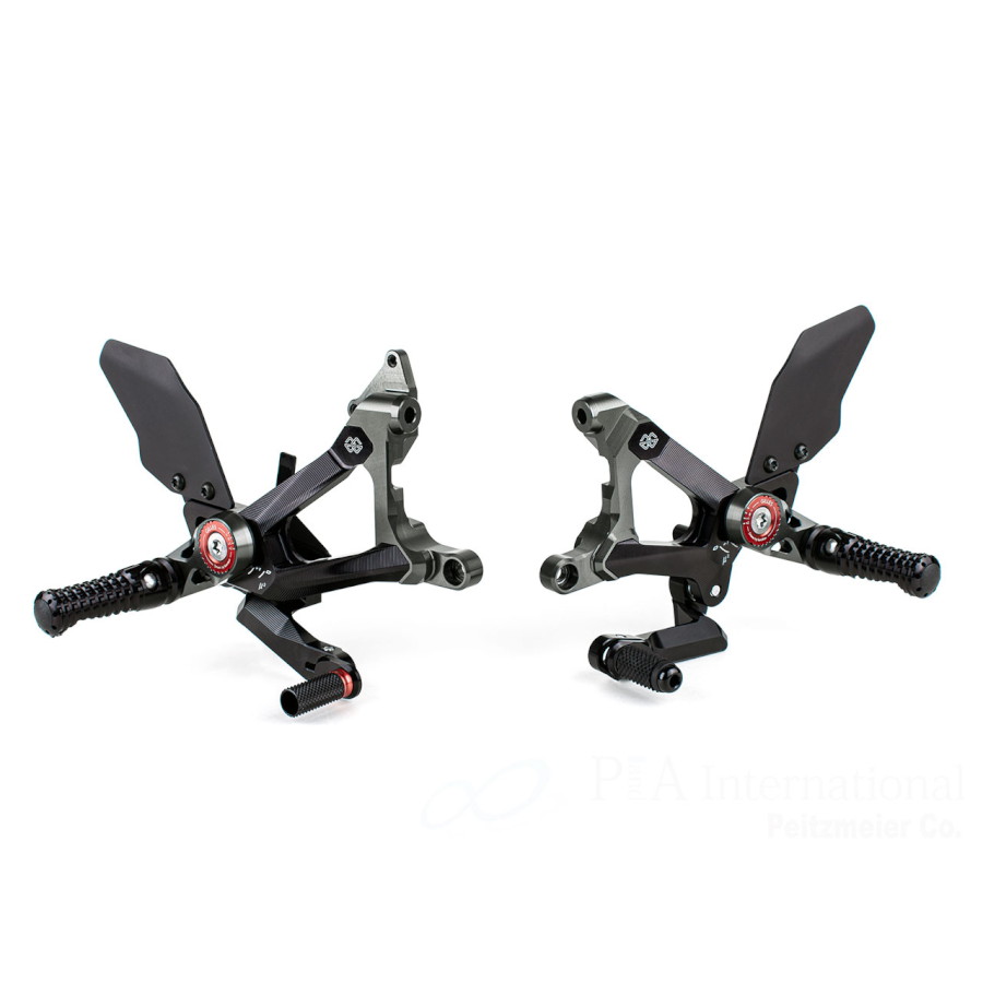 GILLES TOOLING アジャスタブルバックステップ MUE2 DUCATI Streetfighter V4 MUE2D02B バイク|パーツダイレクト店