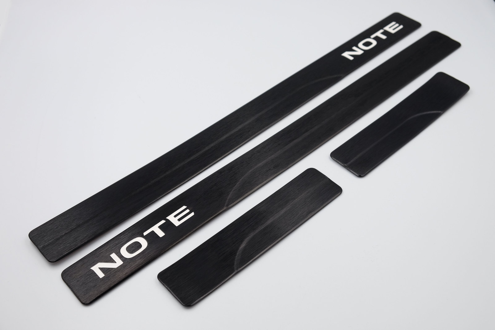 日産 純正 NOTE ノート サイドステップガーニッシュ キッキング スカッフプレート NISSAN E12 前期 後期 純正 輸出仕様 NISSAN GENUINE PARTS｜パーツダイナミクス 店