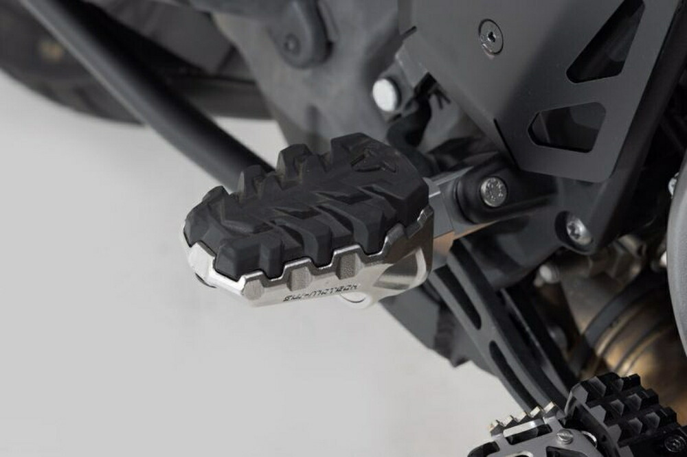 SW-MOTECH HARLEY DAVIDSON PAN AMERICA EVO フットレストキット FRS1811210000