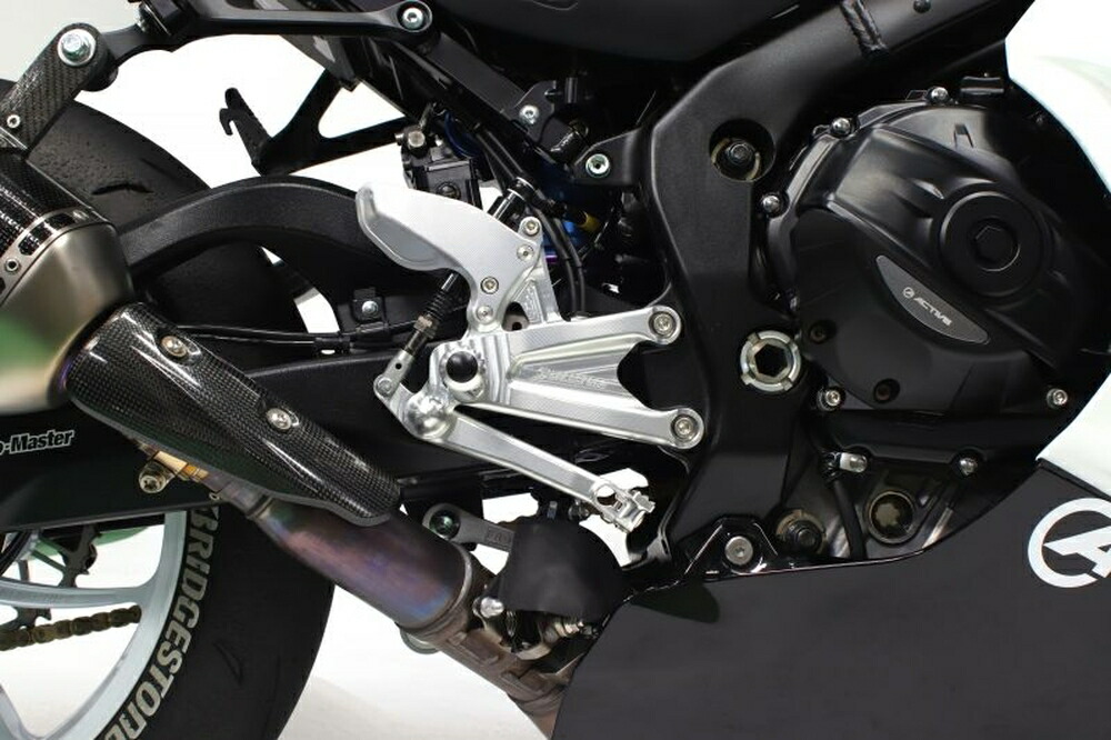 GALE SPEED GSX-R1000R/ABS Elaborate フットコントロールキット シルバー(シフター付) FCK5001S