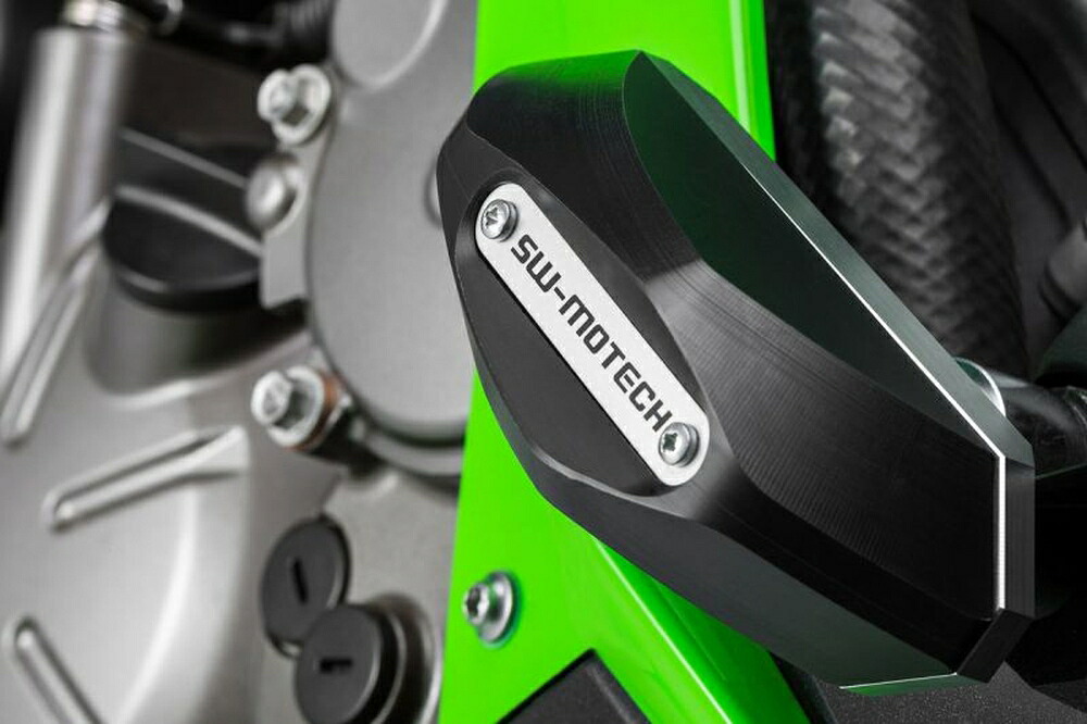 SW-MOTECH ZX-6R フレームスライダーセット ブラック STP0859011100/B