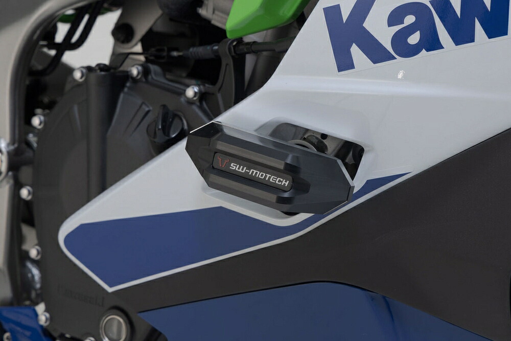 SW-MOTECH Ninja ZX-4RR フレームスライダーセット ブラック STP0859011800/B