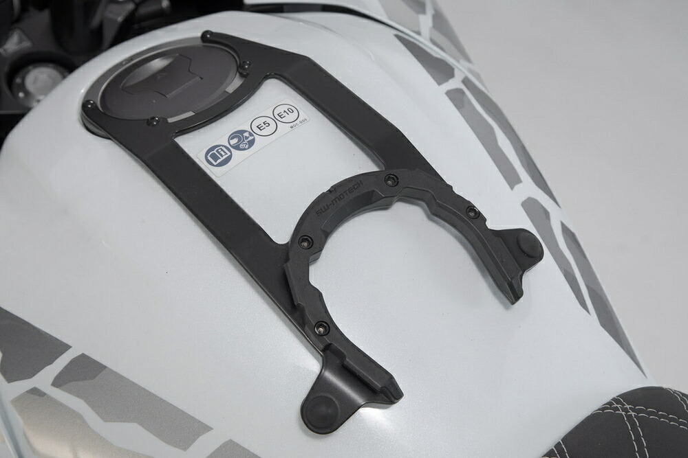 SW-MOTECH NX500 CB500X PROタンクリング TRT0078721200/B｜PartsOnline 店