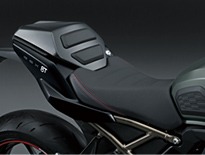SUZUKI GSX-8T/TT シングルシートカウル 45041-47L00-YKV|PartsOnline 店
