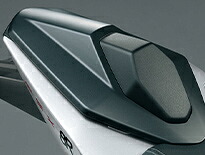 SUZUKI GSX-8R シングルシートカウル 45500-25800|PartsOnline 店