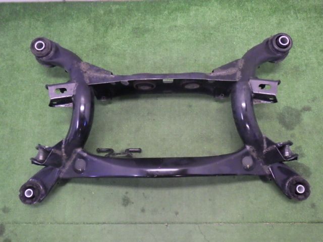 ★クラウン ハイブリッド アスリート G AWS210★リアメンバー 純正 中古 51206-30121 5,852円