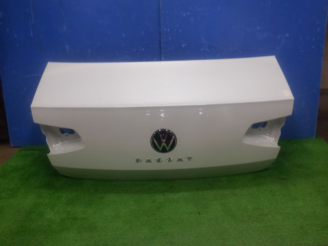 ★VW パサート B8 3DA-3CDFH TDI エレガンスアドバンス 後期★トランクパネル L0K1