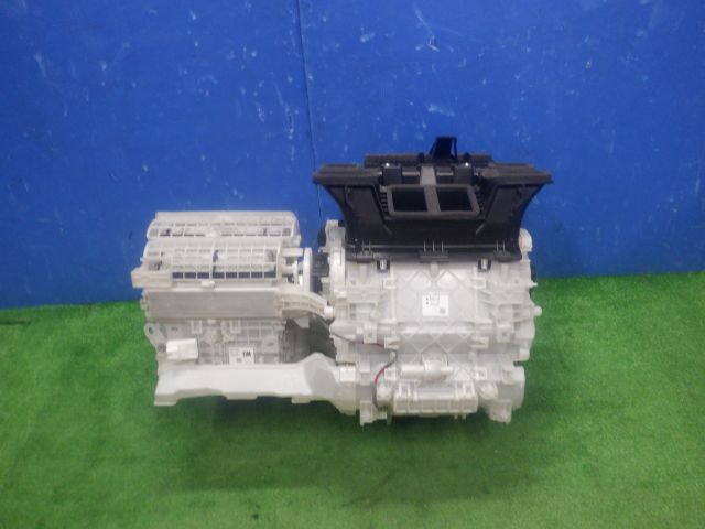 ★カローラスポーツ ZWE211H ハイブリッドG Z 前期★ヒーターユニット エバポレーター