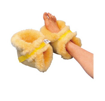 【取寄品】 ナーシングラッグ かかとあて NR-07(右足用) 床ずれ防止用品 介護 福祉用品 フリー 体圧分散 吸湿効果 マジックテープ付 5,001円