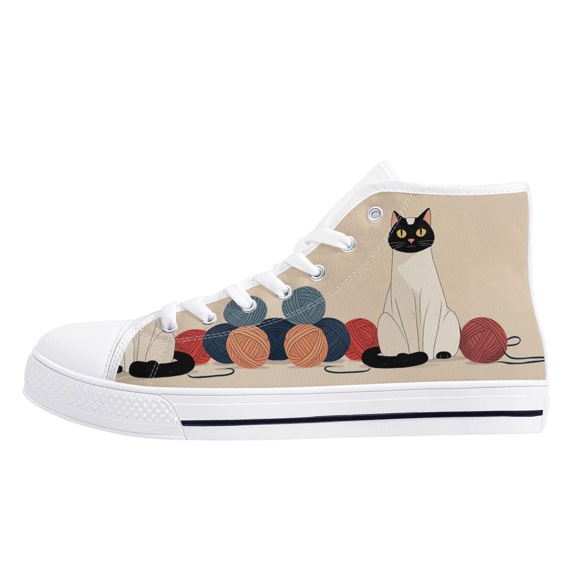 【直送品 同梱不可品】 毛糸とのひと時を楽しむシャム猫：コレハワタシノタカラモノ(ハイカットスニーカー) ハイカットスニーカー メンズ レディース シューズ 動物 猫 ギフト 贈り物