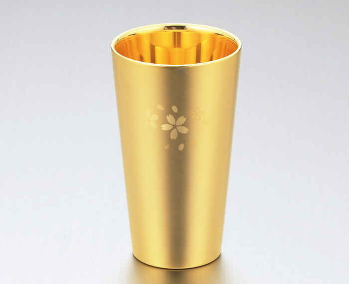【直送品】金の贅 桜 18-8ステンレスＷ構造金メッキ仕上げタンブラー 桜 SK-004 φ75×125mm 300ml 2024 STAGE GIFT CATALOG【ヘルシ価格】キッチン用品 食器 酒用品 酒器 晩酌 カップ