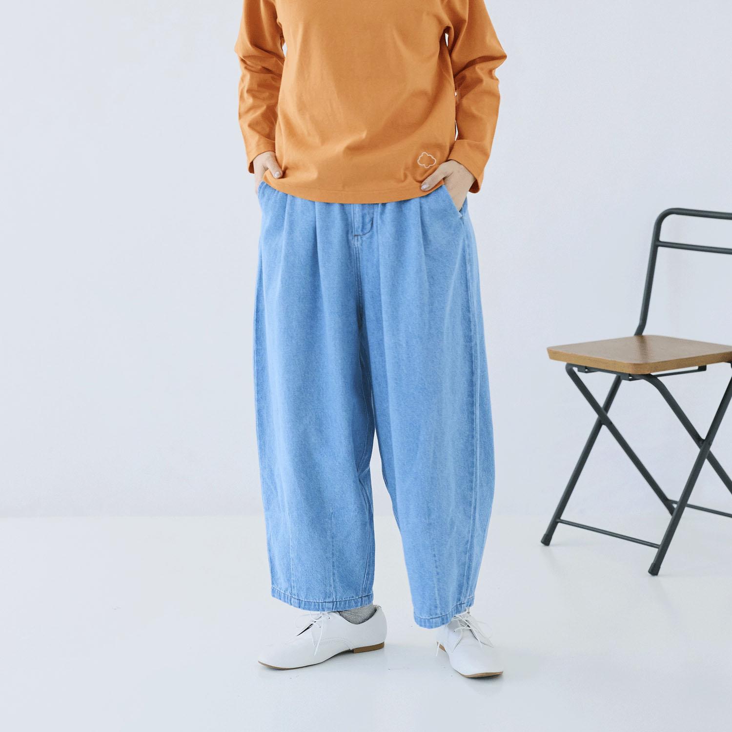 【直送品 北海道九州沖縄離島不可】cloudnine ノンノ 7.4oz タテスラブ入りデニム10分丈 バルーンパンツ サックス F(フリー)【返品キャンセル不可】