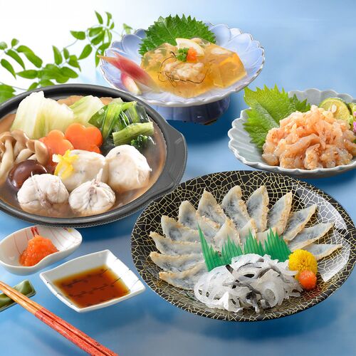 【直送品】「関とら本店」 ふくたたき刺身とふく個食鍋セット （真ふぐ寄せ鍋300g、真ふぐたたき刺身20g、とらふぐ皮20g、とらふぐ塩辛60g、ふぐ煮こごり100g） ふく ふぐ フグ てっさ てっちり
