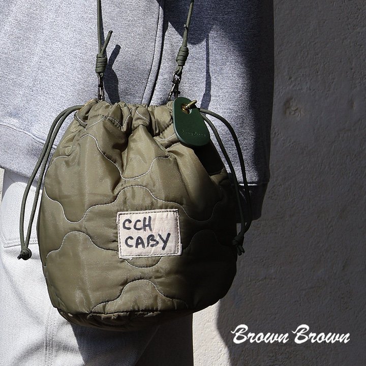Brown Brown ブラウンブラウン ショルダーバッグ 手持ち トート レディース 巾着 ナイロン 中綿 キルティング レザー 牛革 キーホルダー マチ付き カジュアル ヴィンテージ パティ