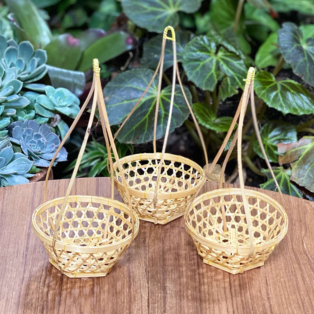 楽天市場】キッチン雑貨 バスケット 竹編み 三角 カゴ 【メール便OK