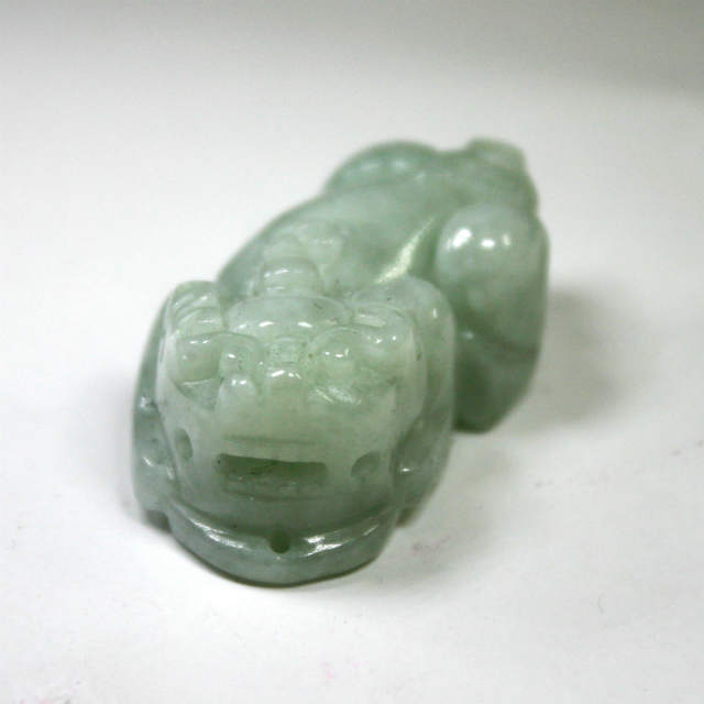 【メール便送料無料】【ギフト最適品】翡翠Jadeiteジェイダイド《A貨》貔貅（ひきゅう）鑑定証明書付き【クリスタル神戸】