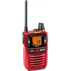 【送料無料】八重洲無線 SR40(Red） 防水・防塵性に優れた電池3本で約85時間使用 特定小電力トランシーバー レッド スタンダードホライゾンブランド【在庫目安:お取り寄せ】｜デジタル百貨店PodPark店