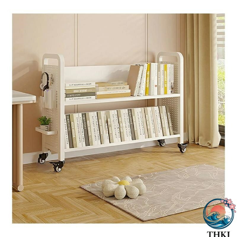 【全品2点で5%OFF】本棚 スリム おしゃれ 棚 ラック 有孔ボードのデザイン THKJ キャスター付き 幅70cm 90cm 奥行28.5cm 大容量 ワゴン 漫画 コミック