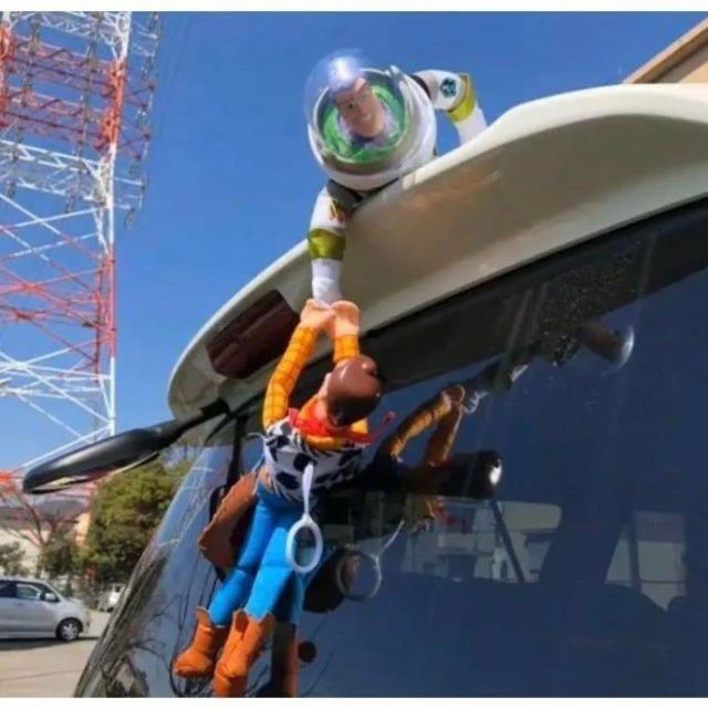 新品 トイストーリー ウッディ バズ ヘルメット付き バズウッディ車外装用品車人形 フィギュア 車ぶら下がり人形画像