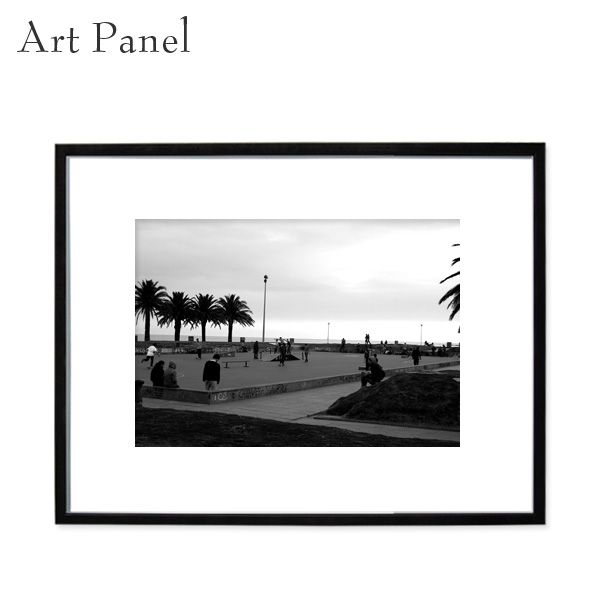 アートパネル モダン 玄関 写真 モノクロ 海外風景 モンテビデオ スケボーパーク 飾り 壁面 おしゃれ 装飾 オブジェ 額付 絵画 インテリア ポスター 壁掛け アートボード ウォールデコ