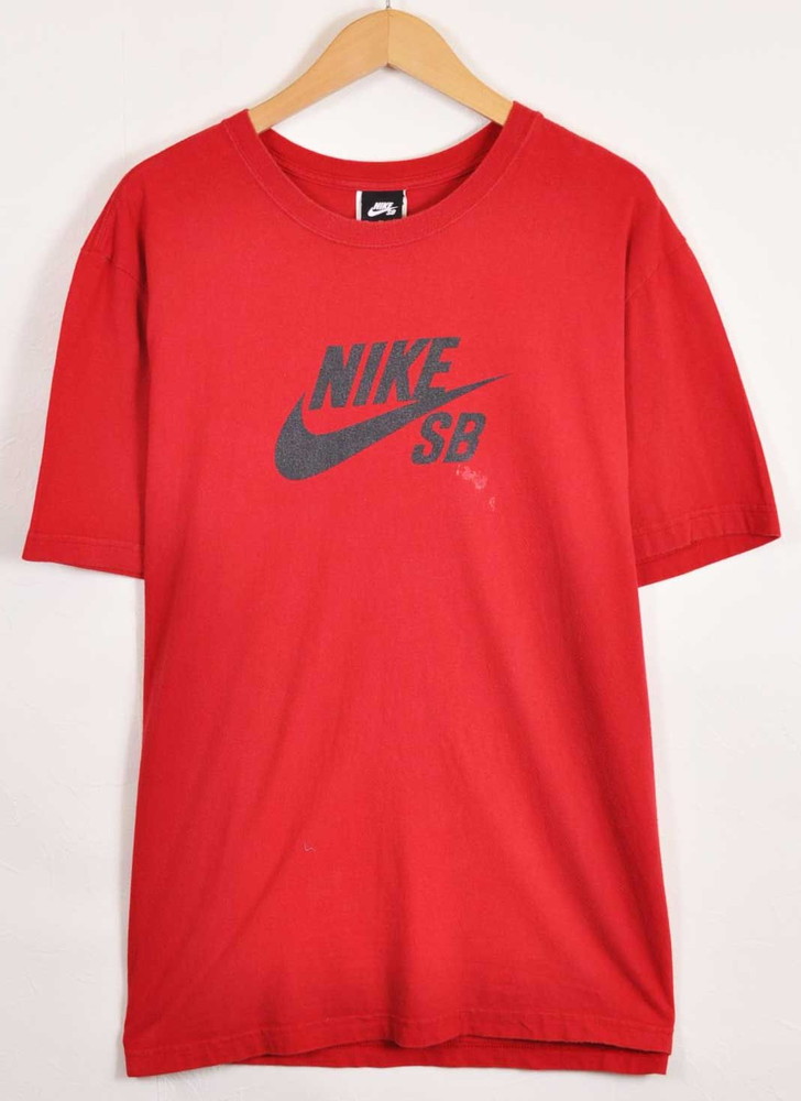 red nike sb shirt