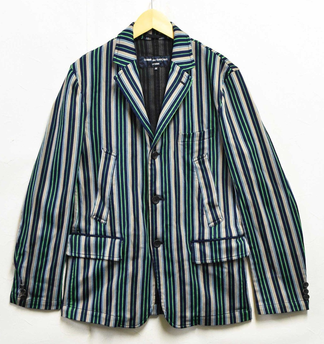 【AD2004】2000年代 日本製 COMME des GARCONS HOMME コム・デ・ギャルソン オム テーラードジャケットスタイル 3つボタンジャケット ネイビー×ベージュ×グリーン×ライトブルー ストライプ柄 メンズS相当【中古】▼
