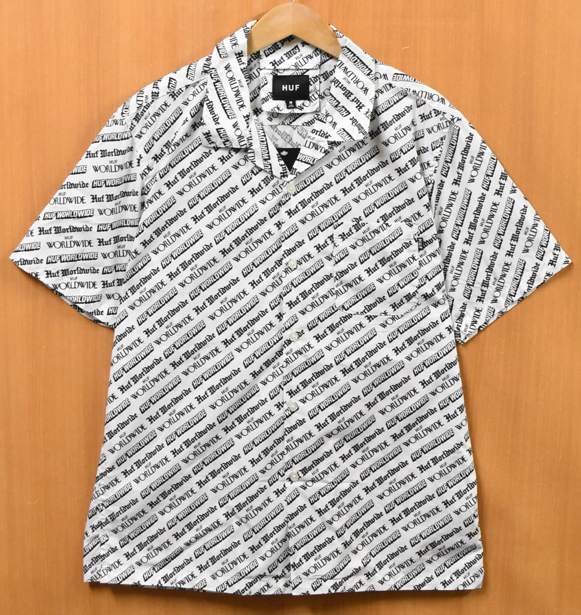 【国内正規品】ハフ HUF 総柄 ブラック ブルー 半袖シャツ #731 HUF ハフ 総ネーム柄シャツ 半袖シャツ ブラック HUF WORLDWIDE