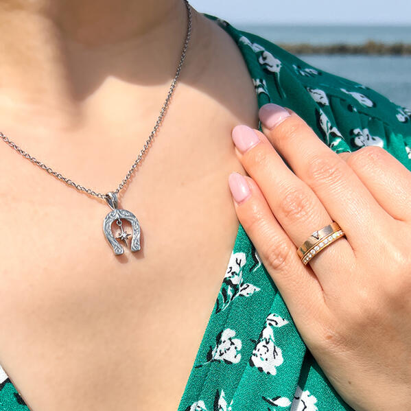 全3色 ハワイアンジュエリー ネックレス ホースシュー ジルコニア スクロール サージカルステンレス 金属アレルギー対応 ファッション アクセサリー ジュエリー 人気 ブランド おしゃれ 誕生日 記念 プレゼント ギフト 送料無料