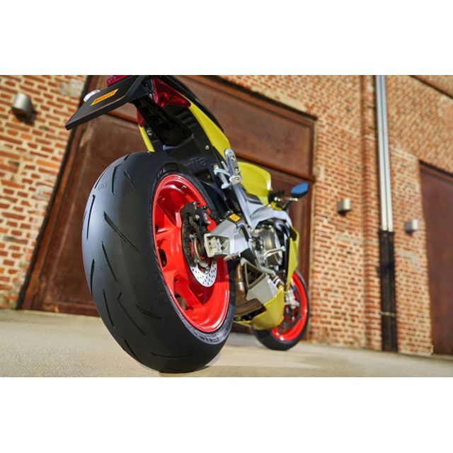 ピレリ DIABLO ROSSO 4 CORSA 120/70ZR17 M/C（58W） TL フロント 汎用 3977600