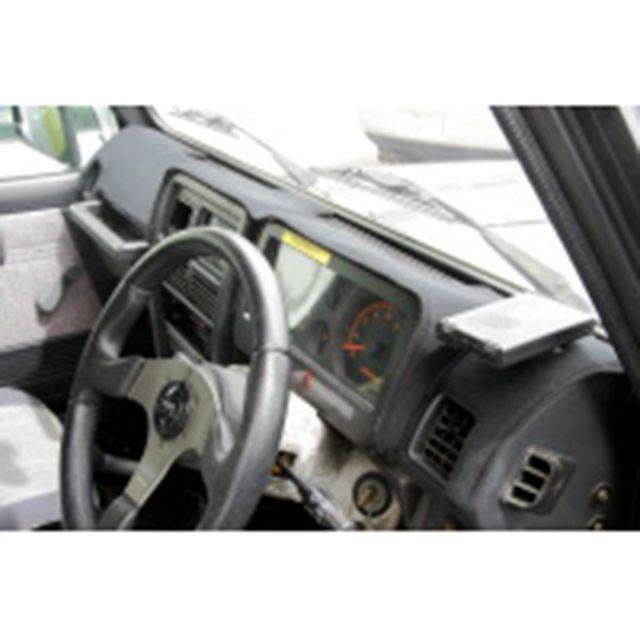 【メーカー直送】ビーエムエス ジムニーJA11 JB31用ダッシュボードマット Fleosフレオス キルトデザイン 大ブロック ステッチ色 レッド DM-S19F